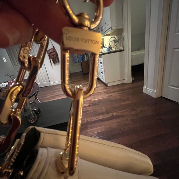 Louis Vuitton purse - Picture 7 of 10